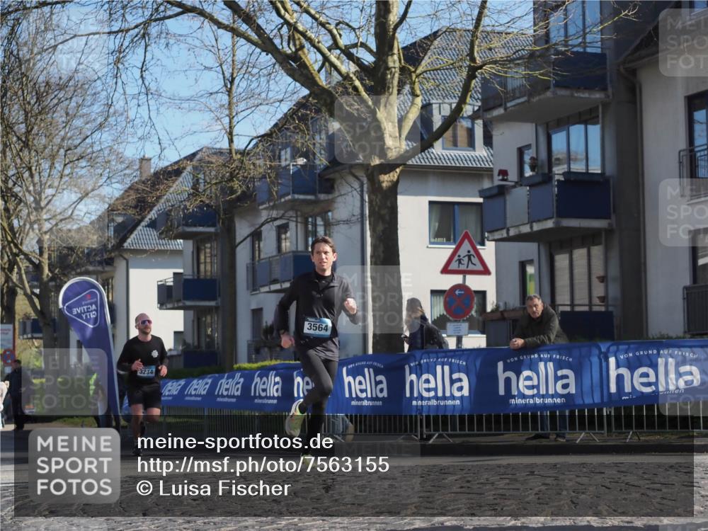 06.04.2025 - 44. Internationalen Wilhelmsburger Insellauf Luisa Fischer http://msf.ph/oto/7563155 06.04.2025 10:33:04 Ziel 3234, 3564 meine-sportfotos.de