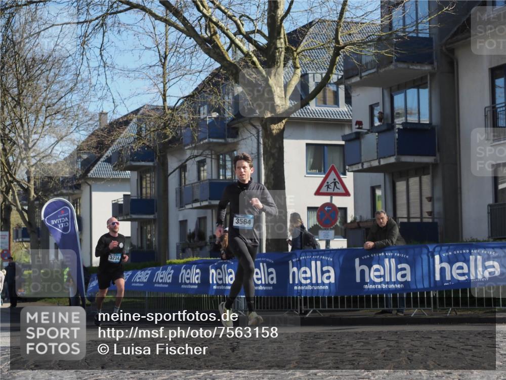 06.04.2025 - 44. Internationalen Wilhelmsburger Insellauf Luisa Fischer http://msf.ph/oto/7563158 06.04.2025 10:33:04 Ziel 3564, 67, 3234 meine-sportfotos.de
