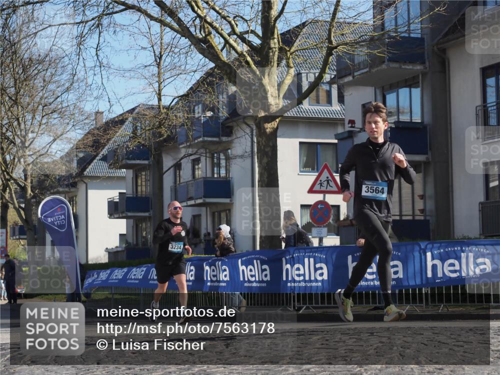 06.04.2025 - 44. Internationalen Wilhelmsburger Insellauf Luisa Fischer http://msf.ph/oto/7563178 06.04.2025 10:33:05 Ziel 3564, 3234, 107 meine-sportfotos.de