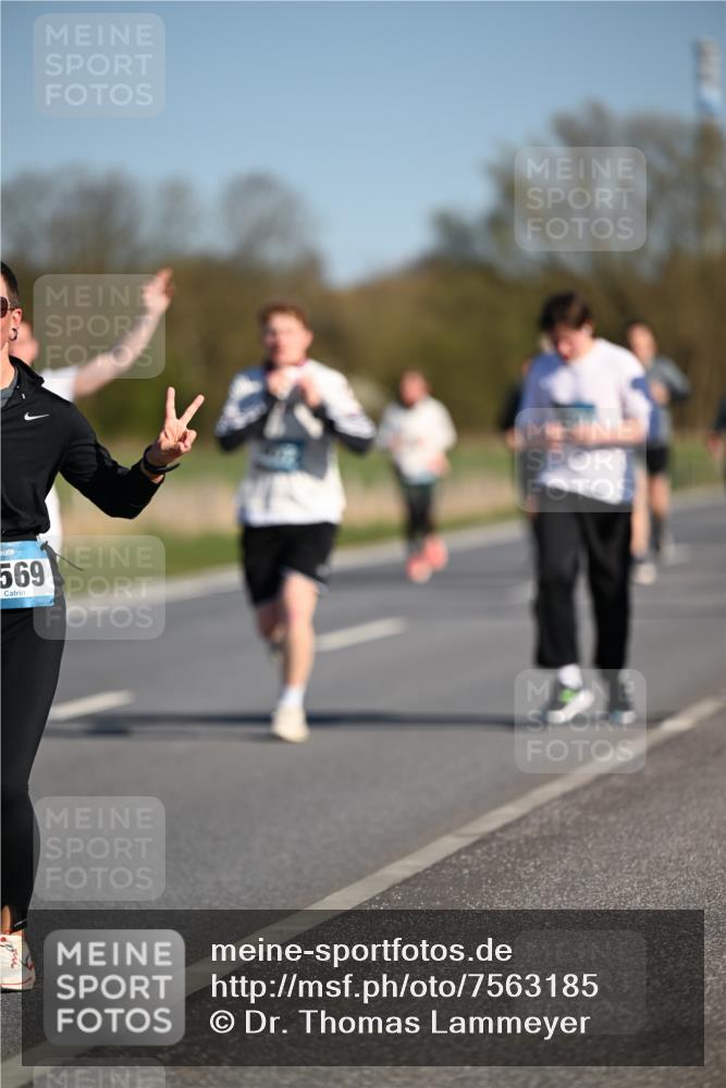 06.04.2025 - 44. Internationalen Wilhelmsburger Insellauf Dr. Thomas Lammeyer http://msf.ph/oto/7563185 06.04.2025 09:38:09 Laufen 569 meine-sportfotos.de
