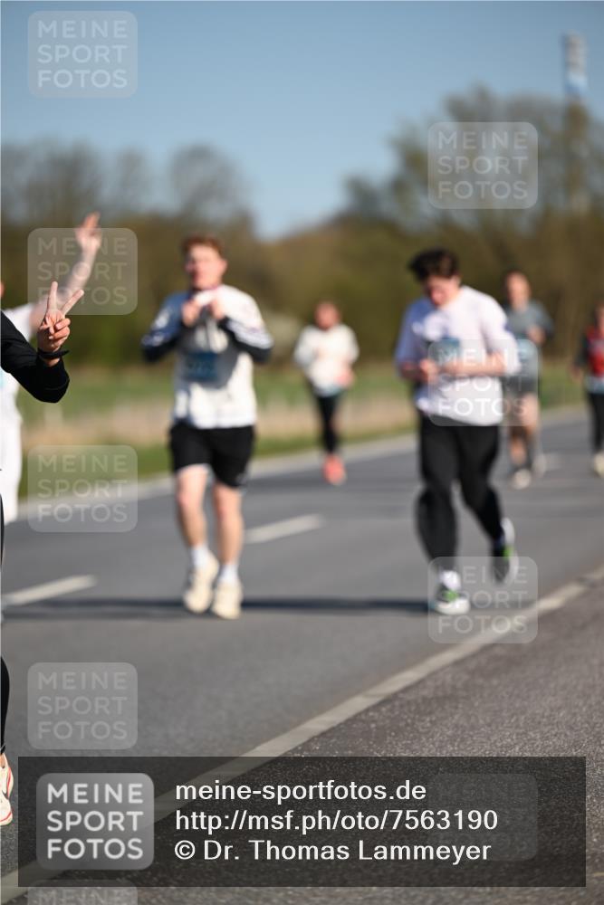 06.04.2025 - 44. Internationalen Wilhelmsburger Insellauf Dr. Thomas Lammeyer http://msf.ph/oto/7563190 06.04.2025 09:38:09 Laufen  meine-sportfotos.de