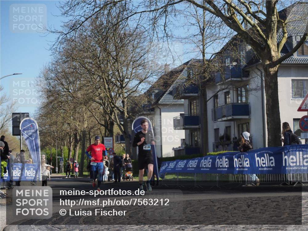 06.04.2025 - 44. Internationalen Wilhelmsburger Insellauf Luisa Fischer http://msf.ph/oto/7563212 06.04.2025 10:33:09 Ziel 4531, 4186 meine-sportfotos.de