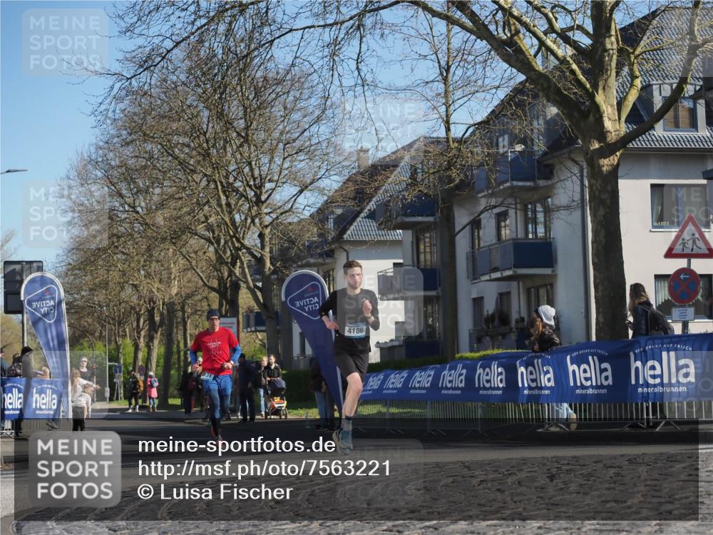 06.04.2025 - 44. Internationalen Wilhelmsburger Insellauf Luisa Fischer http://msf.ph/oto/7563221 06.04.2025 10:33:09 Ziel 531, 4186 meine-sportfotos.de