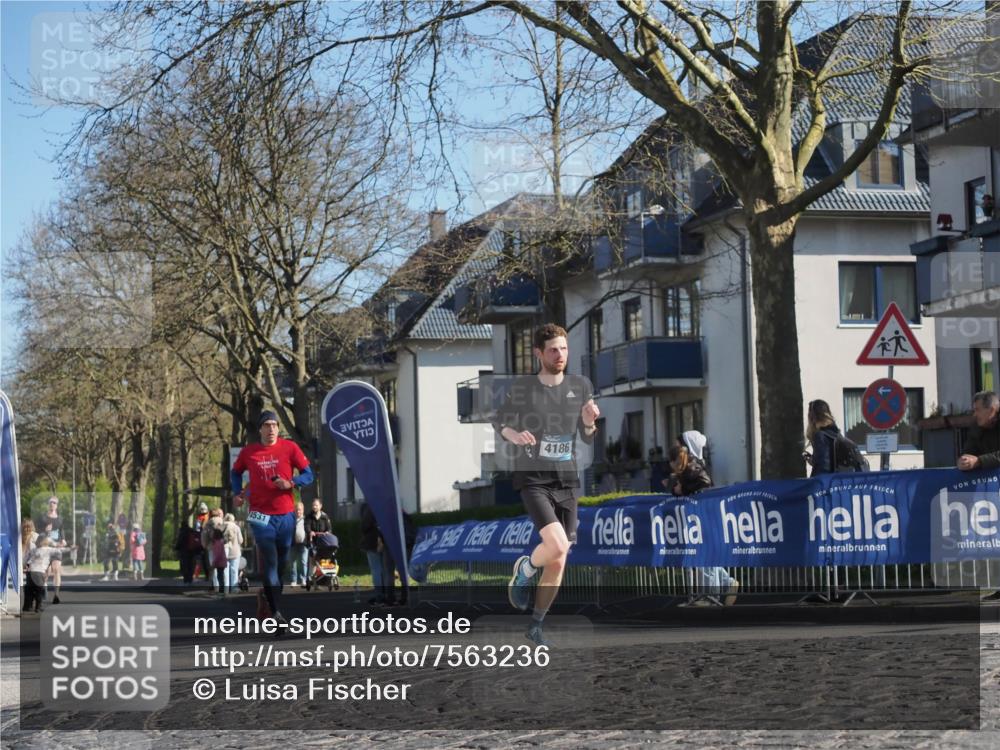 06.04.2025 - 44. Internationalen Wilhelmsburger Insellauf Luisa Fischer http://msf.ph/oto/7563236 06.04.2025 10:33:10 Ziel 4531, 4186 meine-sportfotos.de