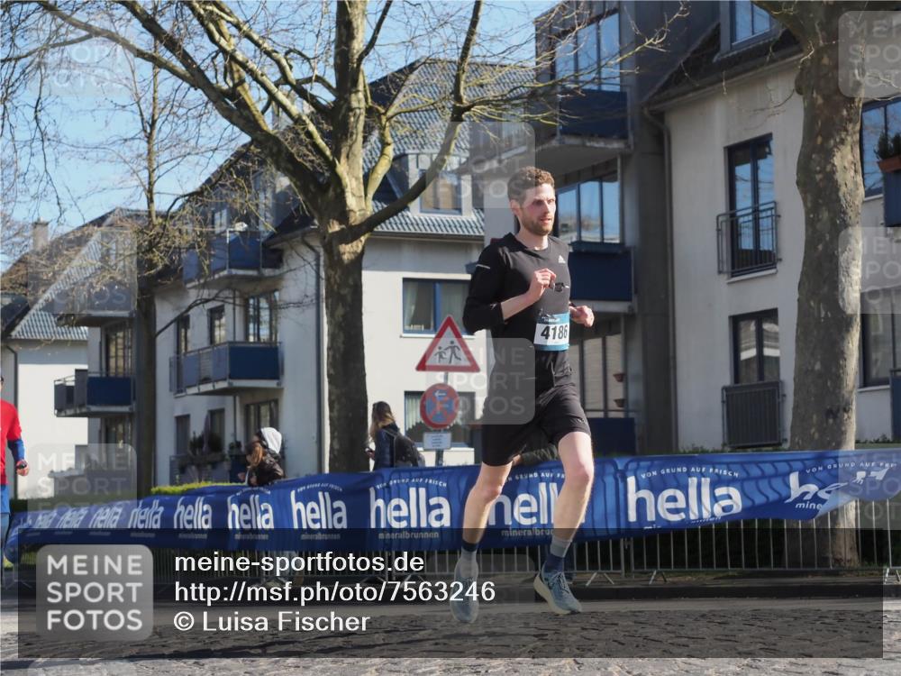 06.04.2025 - 44. Internationalen Wilhelmsburger Insellauf Luisa Fischer http://msf.ph/oto/7563246 06.04.2025 10:33:11 Ziel 4186 meine-sportfotos.de