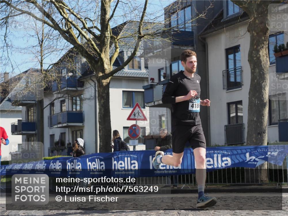06.04.2025 - 44. Internationalen Wilhelmsburger Insellauf Luisa Fischer http://msf.ph/oto/7563249 06.04.2025 10:33:11 Ziel 4186 meine-sportfotos.de