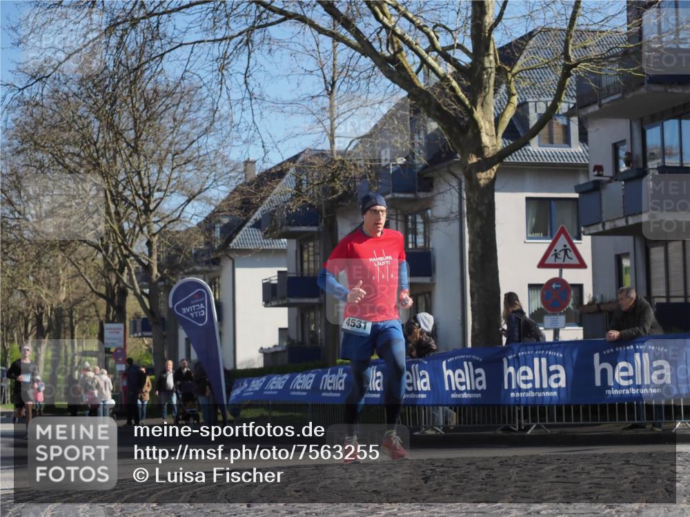 06.04.2025 - 44. Internationalen Wilhelmsburger Insellauf Luisa Fischer http://msf.ph/oto/7563255 06.04.2025 10:33:12 Ziel 4531 meine-sportfotos.de