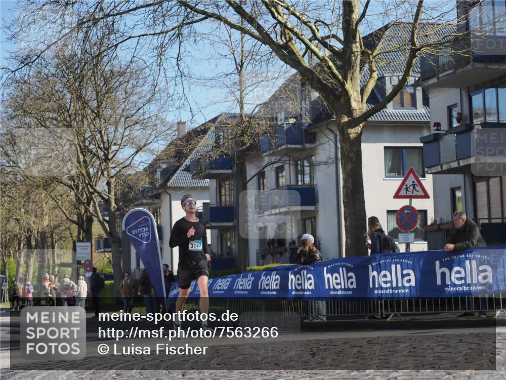 06.04.2025 - 44. Internationalen Wilhelmsburger Insellauf Luisa Fischer http://msf.ph/oto/7563266 06.04.2025 10:33:16 Ziel 3177 meine-sportfotos.de