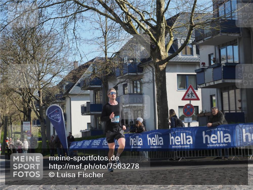 06.04.2025 - 44. Internationalen Wilhelmsburger Insellauf Luisa Fischer http://msf.ph/oto/7563278 06.04.2025 10:33:17 Ziel 3177 meine-sportfotos.de