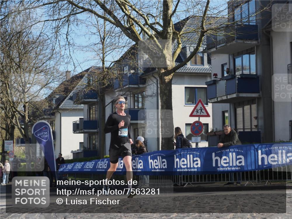 06.04.2025 - 44. Internationalen Wilhelmsburger Insellauf Luisa Fischer http://msf.ph/oto/7563281 06.04.2025 10:33:17 Ziel 3177 meine-sportfotos.de