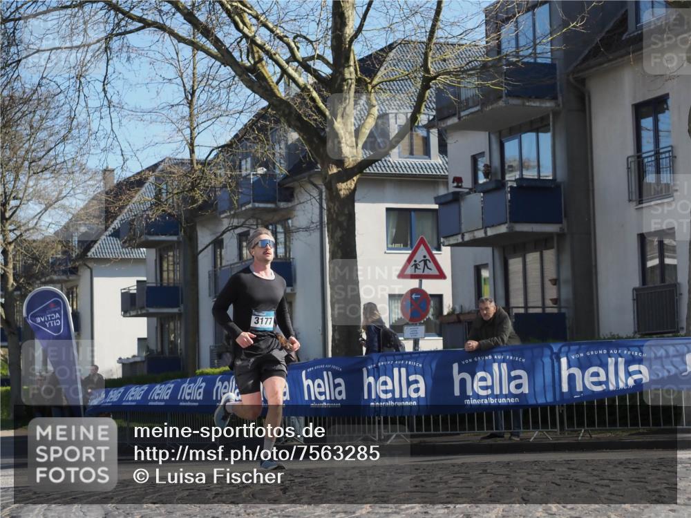 06.04.2025 - 44. Internationalen Wilhelmsburger Insellauf Luisa Fischer http://msf.ph/oto/7563285 06.04.2025 10:33:17 Ziel 3177 meine-sportfotos.de