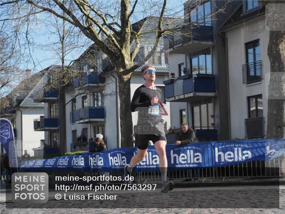 06.04.2025 - 44. Internationalen Wilhelmsburger Insellauf Luisa Fischer http://msf.ph/oto/7563297 06.04.2025 10:33:17 Ziel 3177 meine-sportfotos.de