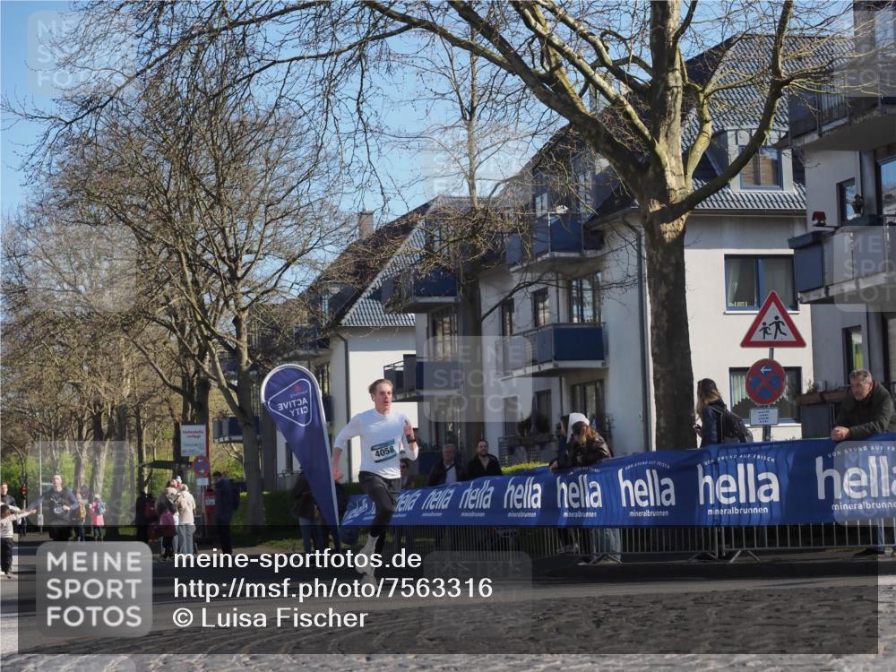 06.04.2025 - 44. Internationalen Wilhelmsburger Insellauf Luisa Fischer http://msf.ph/oto/7563316 06.04.2025 10:33:25 Ziel 4058 meine-sportfotos.de