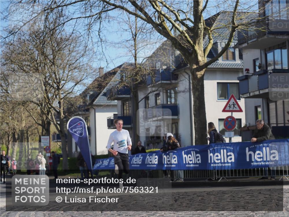 06.04.2025 - 44. Internationalen Wilhelmsburger Insellauf Luisa Fischer http://msf.ph/oto/7563321 06.04.2025 10:33:25 Ziel 4058 meine-sportfotos.de