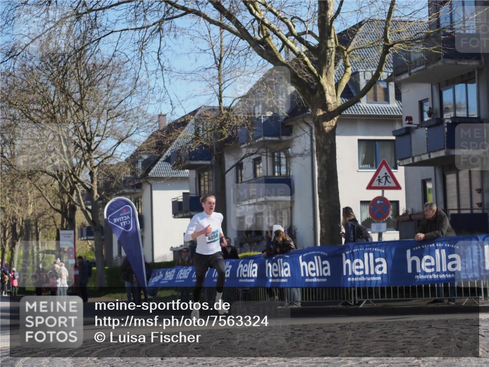 06.04.2025 - 44. Internationalen Wilhelmsburger Insellauf Luisa Fischer http://msf.ph/oto/7563324 06.04.2025 10:33:25 Ziel 4058, 1 meine-sportfotos.de