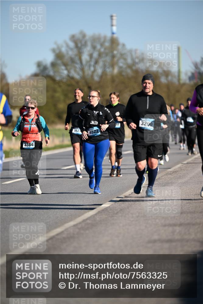 06.04.2025 - 44. Internationalen Wilhelmsburger Insellauf Dr. Thomas Lammeyer http://msf.ph/oto/7563325 06.04.2025 09:38:16 Laufen 3384, 3627, 98, 3200, 4522 meine-sportfotos.de