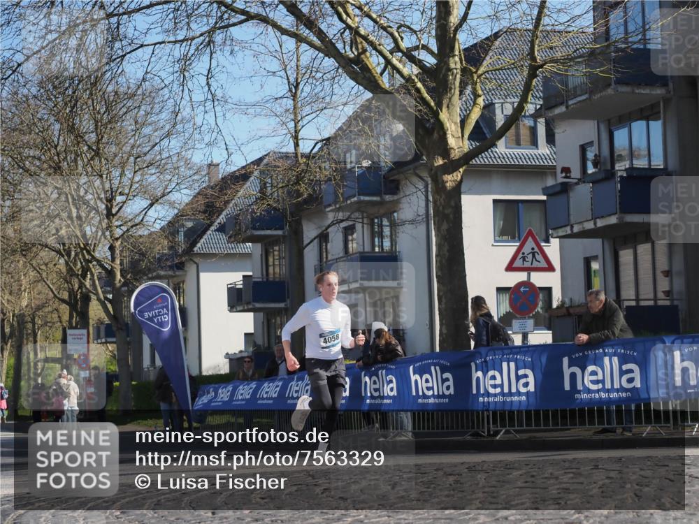 06.04.2025 - 44. Internationalen Wilhelmsburger Insellauf Luisa Fischer http://msf.ph/oto/7563329 06.04.2025 10:33:26 Ziel 4058 meine-sportfotos.de