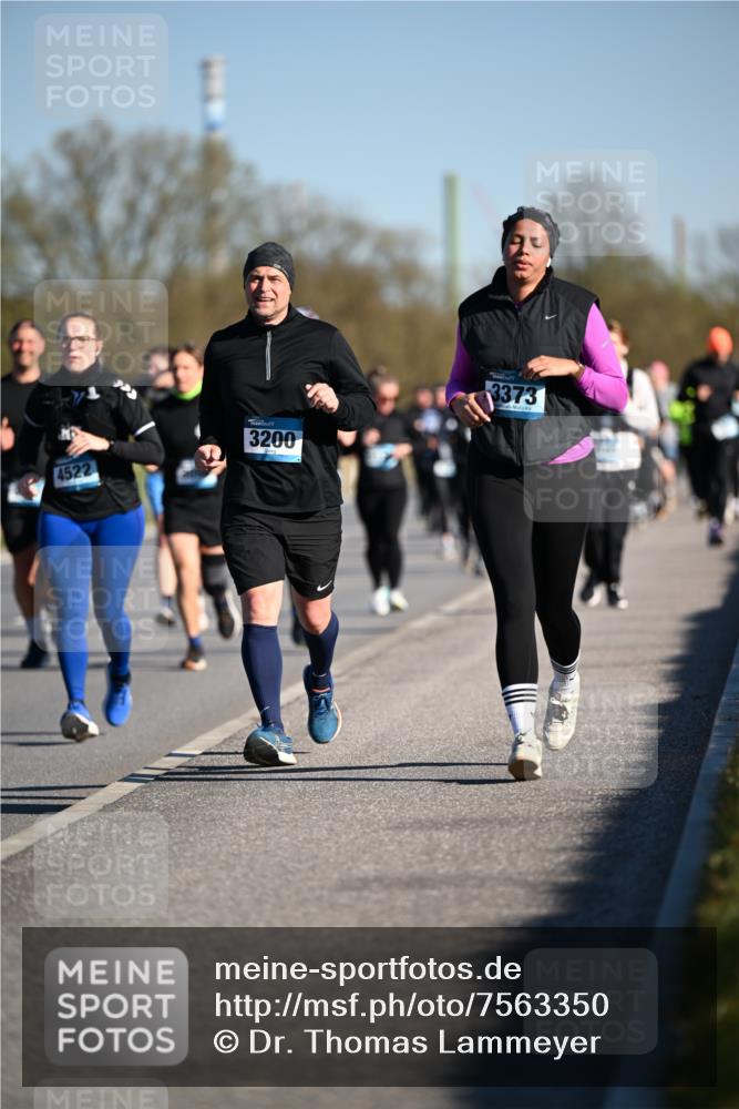 06.04.2025 - 44. Internationalen Wilhelmsburger Insellauf Dr. Thomas Lammeyer http://msf.ph/oto/7563350 06.04.2025 09:38:17 Laufen 3200, 4522, 3373 meine-sportfotos.de