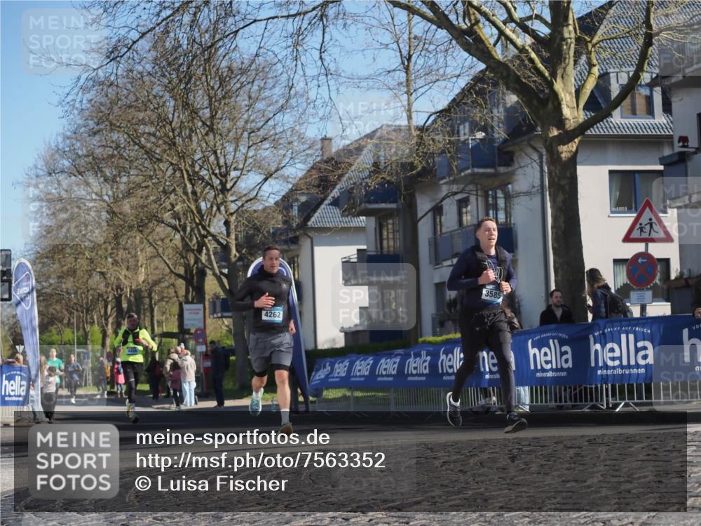 06.04.2025 - 44. Internationalen Wilhelmsburger Insellauf Luisa Fischer http://msf.ph/oto/7563352 06.04.2025 10:33:32 Ziel 4262, 3585 meine-sportfotos.de