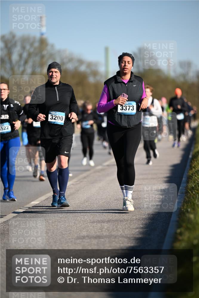 06.04.2025 - 44. Internationalen Wilhelmsburger Insellauf Dr. Thomas Lammeyer http://msf.ph/oto/7563357 06.04.2025 09:38:17 Laufen 3373, 3200, 522 meine-sportfotos.de