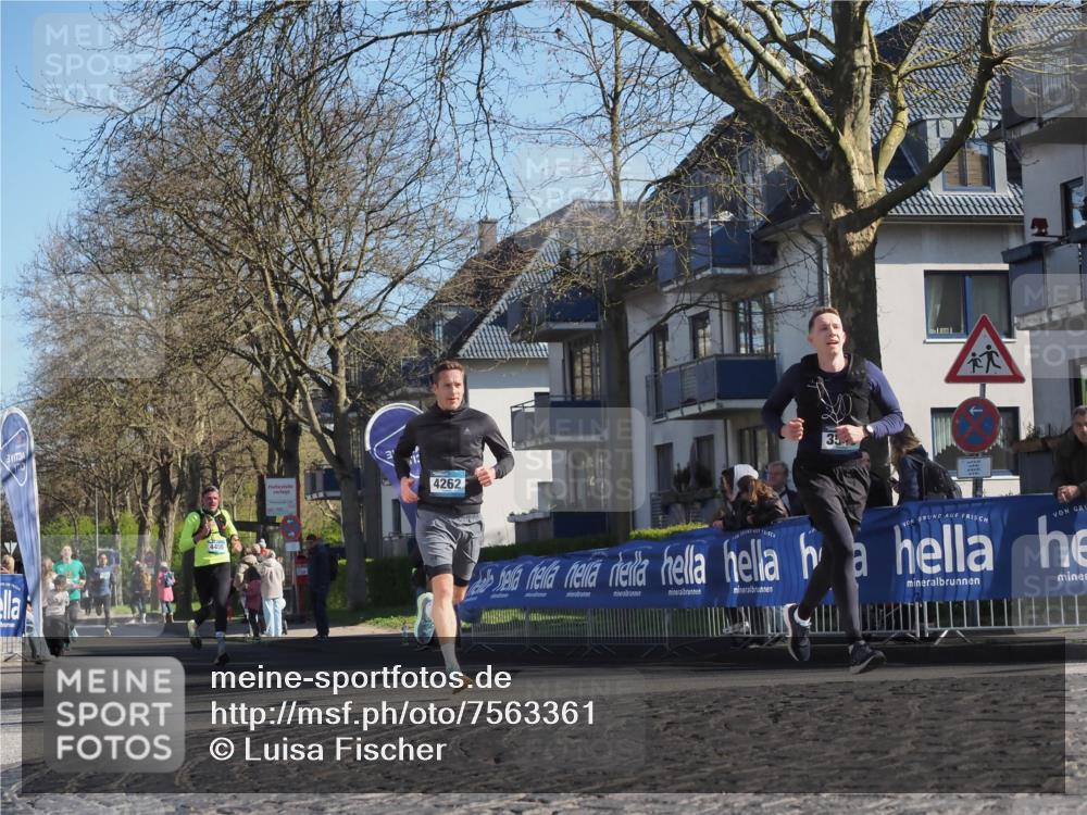 06.04.2025 - 44. Internationalen Wilhelmsburger Insellauf Luisa Fischer http://msf.ph/oto/7563361 06.04.2025 10:33:32 Ziel 4455, 4262, 35 meine-sportfotos.de