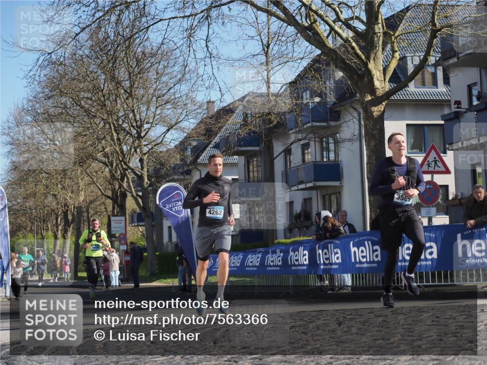 06.04.2025 - 44. Internationalen Wilhelmsburger Insellauf Luisa Fischer http://msf.ph/oto/7563366 06.04.2025 10:33:33 Ziel 445, 4262, 3585 meine-sportfotos.de