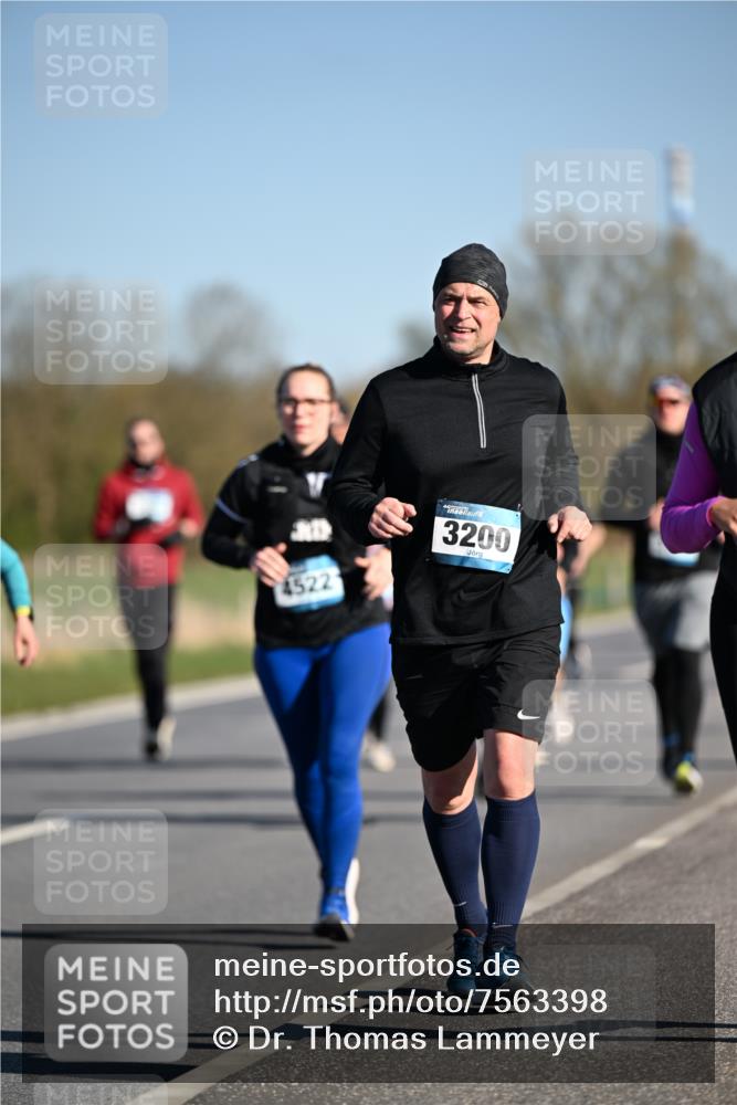 06.04.2025 - 44. Internationalen Wilhelmsburger Insellauf Dr. Thomas Lammeyer http://msf.ph/oto/7563398 06.04.2025 09:38:19 Laufen 4522, 3200 meine-sportfotos.de