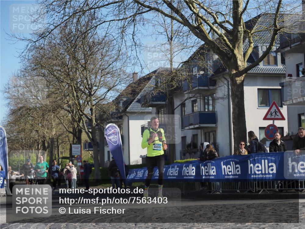 06.04.2025 - 44. Internationalen Wilhelmsburger Insellauf Luisa Fischer http://msf.ph/oto/7563403 06.04.2025 10:33:35 Ziel 4455 meine-sportfotos.de