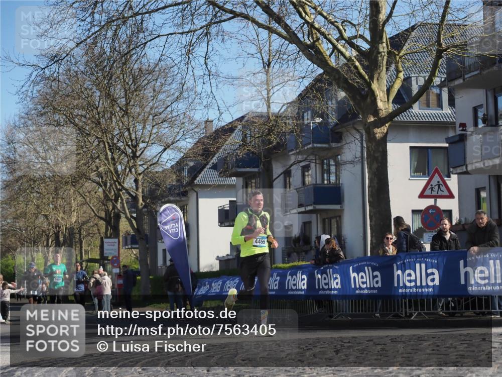 06.04.2025 - 44. Internationalen Wilhelmsburger Insellauf Luisa Fischer http://msf.ph/oto/7563405 06.04.2025 10:33:35 Ziel 3826, 4455 meine-sportfotos.de