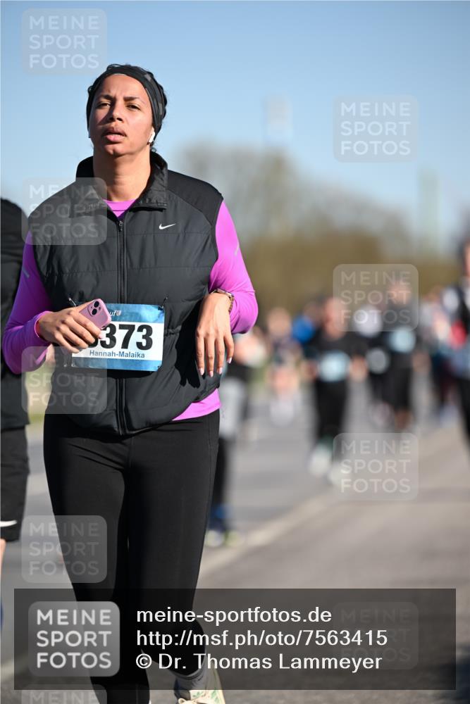 06.04.2025 - 44. Internationalen Wilhelmsburger Insellauf Dr. Thomas Lammeyer http://msf.ph/oto/7563415 06.04.2025 09:38:21 Laufen 373 meine-sportfotos.de