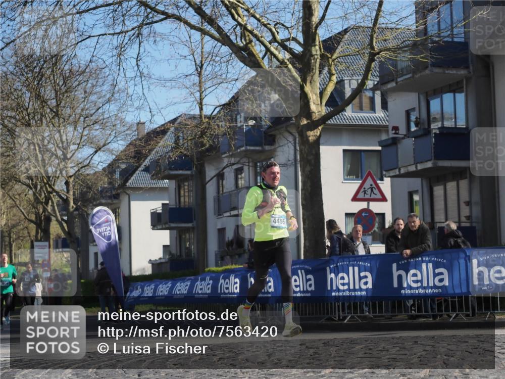 06.04.2025 - 44. Internationalen Wilhelmsburger Insellauf Luisa Fischer http://msf.ph/oto/7563420 06.04.2025 10:33:36 Ziel 4455 meine-sportfotos.de