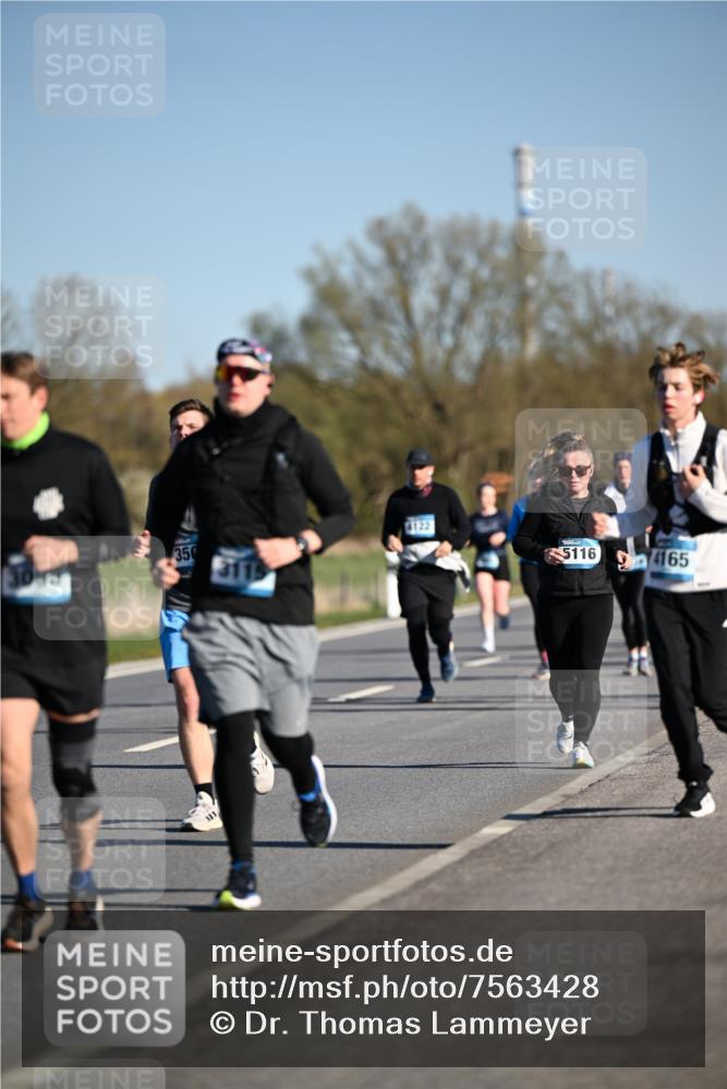 06.04.2025 - 44. Internationalen Wilhelmsburger Insellauf Dr. Thomas Lammeyer http://msf.ph/oto/7563428 06.04.2025 09:38:22 Laufen 4122, 350, 5116, 4165, 3093 meine-sportfotos.de