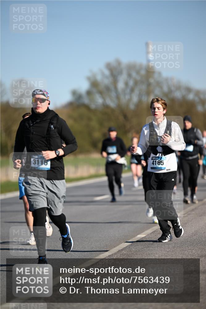 06.04.2025 - 44. Internationalen Wilhelmsburger Insellauf Dr. Thomas Lammeyer http://msf.ph/oto/7563439 06.04.2025 09:38:23 Laufen 3115, 4165 meine-sportfotos.de