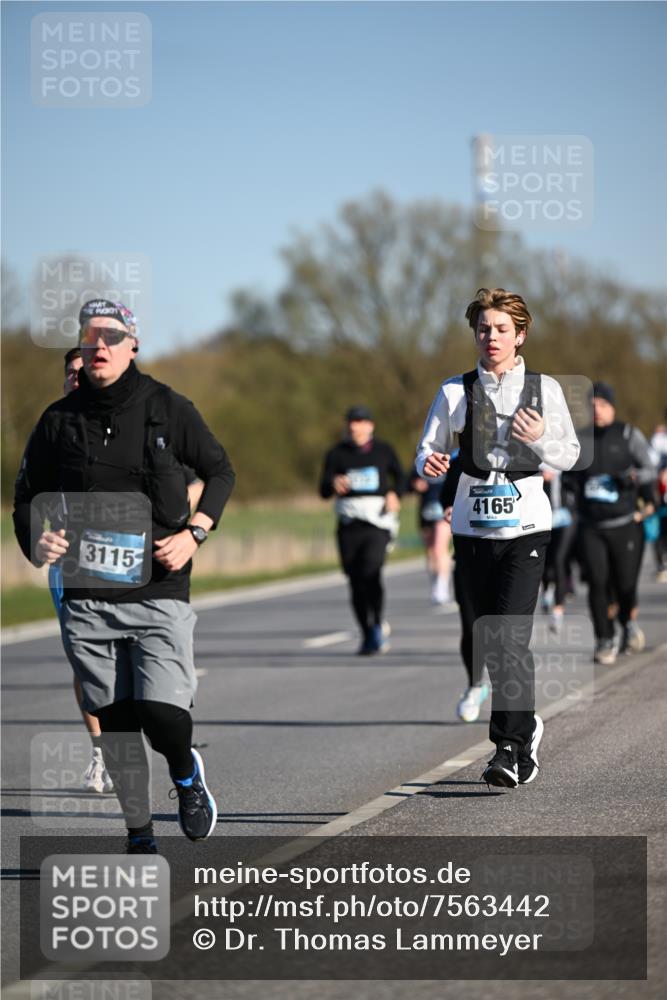 06.04.2025 - 44. Internationalen Wilhelmsburger Insellauf Dr. Thomas Lammeyer http://msf.ph/oto/7563442 06.04.2025 09:38:23 Laufen 3115, 4165 meine-sportfotos.de