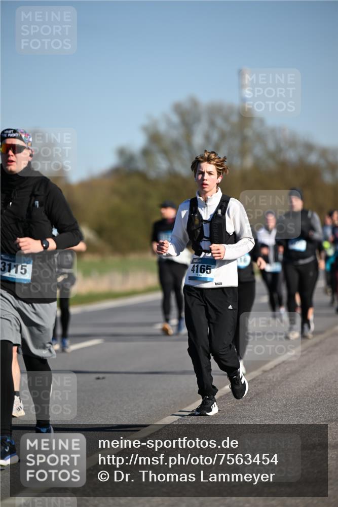 06.04.2025 - 44. Internationalen Wilhelmsburger Insellauf Dr. Thomas Lammeyer http://msf.ph/oto/7563454 06.04.2025 09:38:24 Laufen 4165, 3115 meine-sportfotos.de