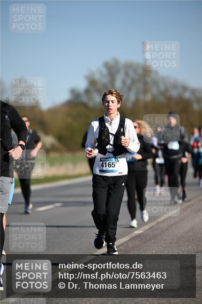 06.04.2025 - 44. Internationalen Wilhelmsburger Insellauf Dr. Thomas Lammeyer http://msf.ph/oto/7563463 06.04.2025 09:38:24 Laufen 4165 meine-sportfotos.de