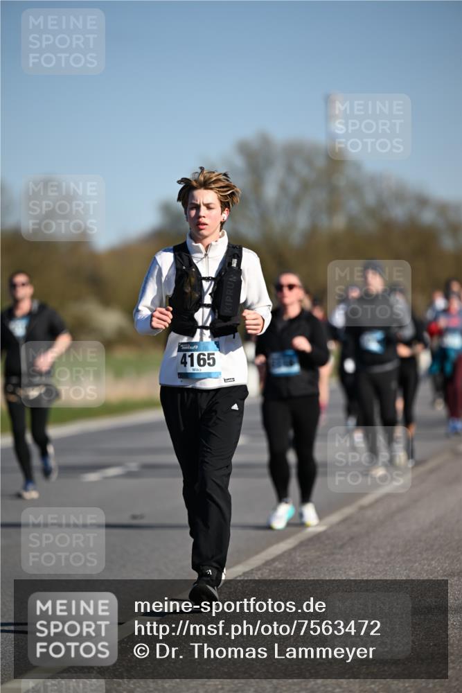 06.04.2025 - 44. Internationalen Wilhelmsburger Insellauf Dr. Thomas Lammeyer http://msf.ph/oto/7563472 06.04.2025 09:38:25 Laufen 4165 meine-sportfotos.de