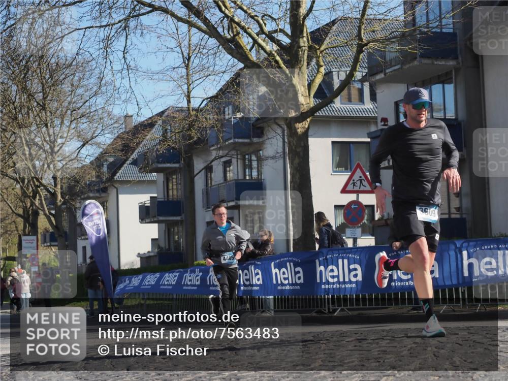06.04.2025 - 44. Internationalen Wilhelmsburger Insellauf Luisa Fischer http://msf.ph/oto/7563483 06.04.2025 10:33:41 Ziel 13, 4465, 3909 meine-sportfotos.de