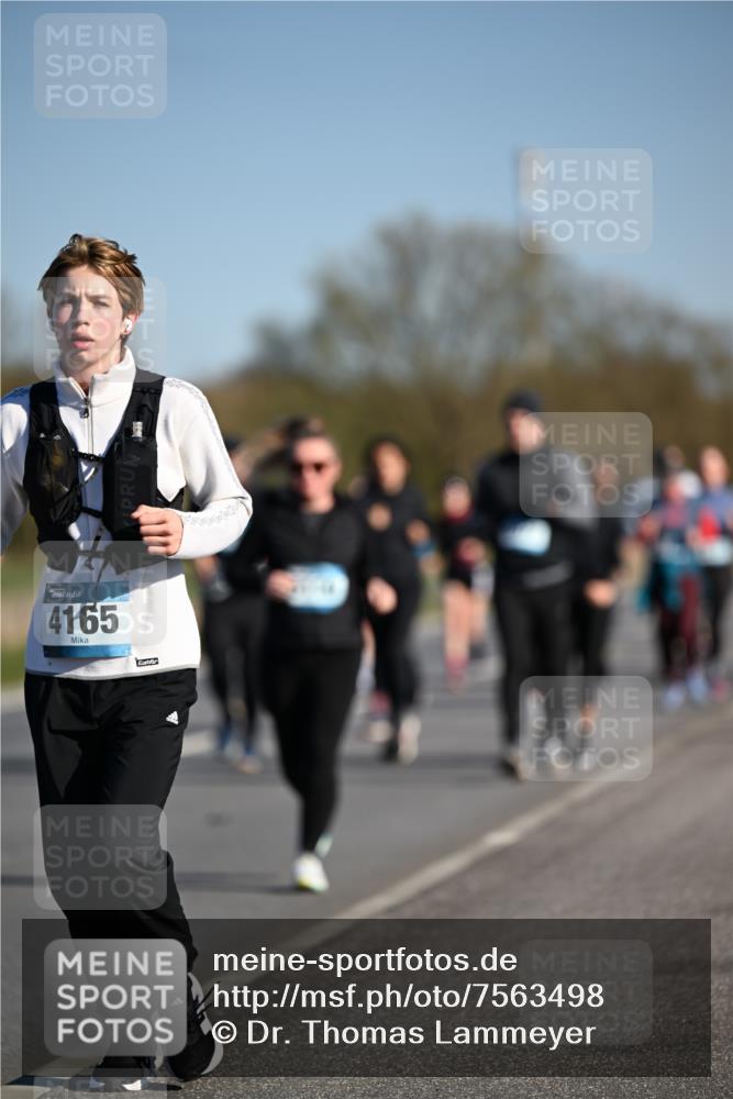 06.04.2025 - 44. Internationalen Wilhelmsburger Insellauf Dr. Thomas Lammeyer http://msf.ph/oto/7563498 06.04.2025 09:38:26 Laufen 4165 meine-sportfotos.de