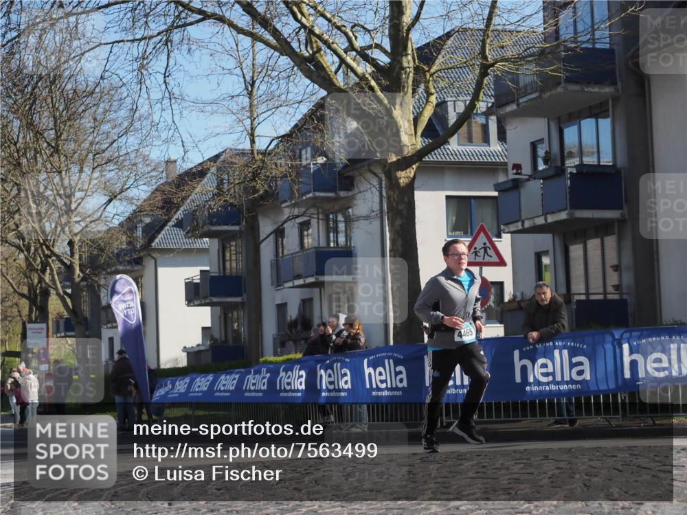 06.04.2025 - 44. Internationalen Wilhelmsburger Insellauf Luisa Fischer http://msf.ph/oto/7563499 06.04.2025 10:33:42 Ziel 4465 meine-sportfotos.de