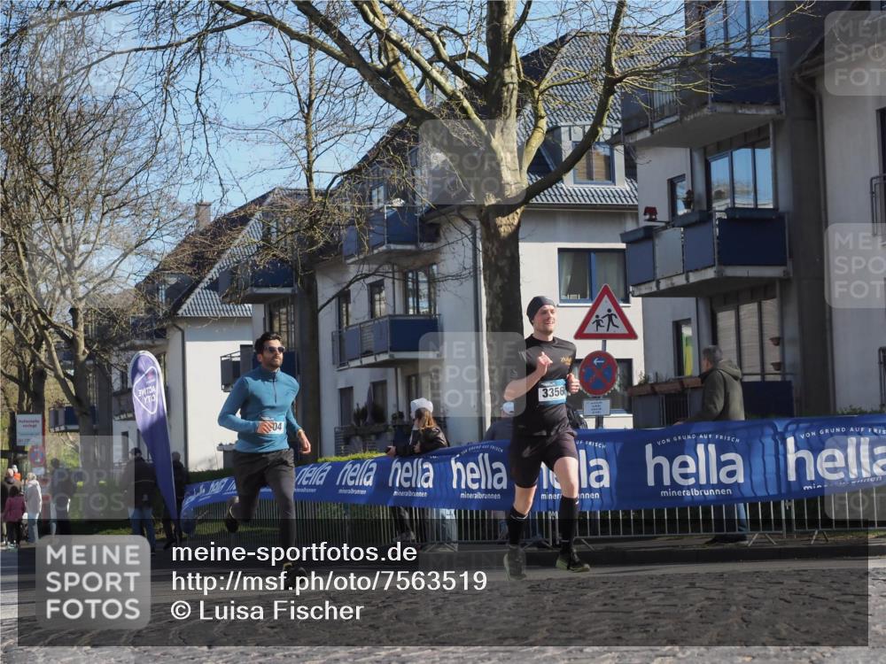 06.04.2025 - 44. Internationalen Wilhelmsburger Insellauf Luisa Fischer http://msf.ph/oto/7563519 06.04.2025 10:33:55 Ziel 04, 3356 meine-sportfotos.de
