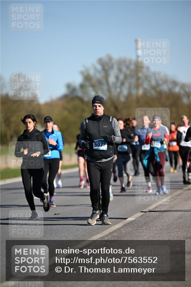 06.04.2025 - 44. Internationalen Wilhelmsburger Insellauf Dr. Thomas Lammeyer http://msf.ph/oto/7563552 06.04.2025 09:38:29 Laufen 5072 meine-sportfotos.de