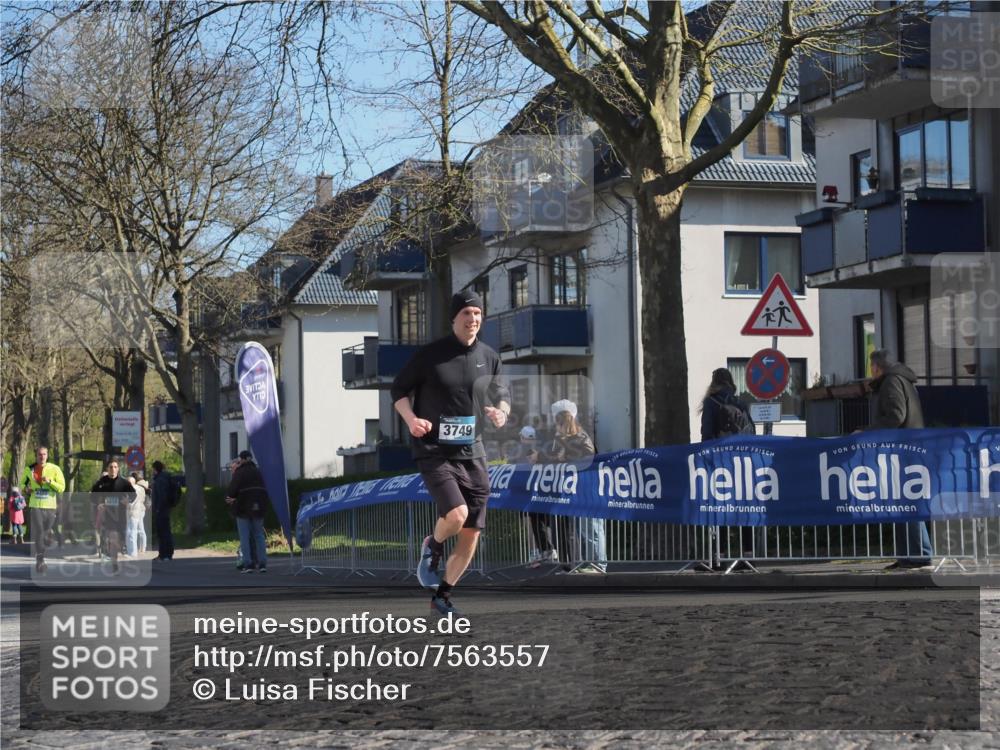06.04.2025 - 44. Internationalen Wilhelmsburger Insellauf Luisa Fischer http://msf.ph/oto/7563557 06.04.2025 10:34:00 Ziel 3015, 3749 meine-sportfotos.de