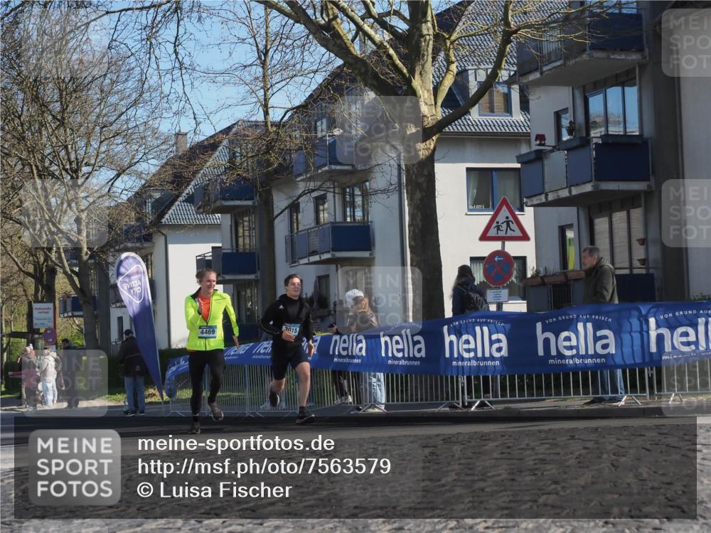 06.04.2025 - 44. Internationalen Wilhelmsburger Insellauf Luisa Fischer http://msf.ph/oto/7563579 06.04.2025 10:34:03 Ziel 3015, 4469 meine-sportfotos.de