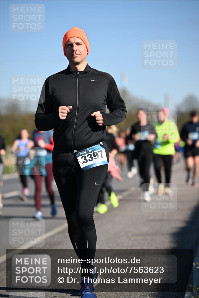 06.04.2025 - 44. Internationalen Wilhelmsburger Insellauf Dr. Thomas Lammeyer http://msf.ph/oto/7563623 06.04.2025 09:38:35 Laufen 3397 meine-sportfotos.de