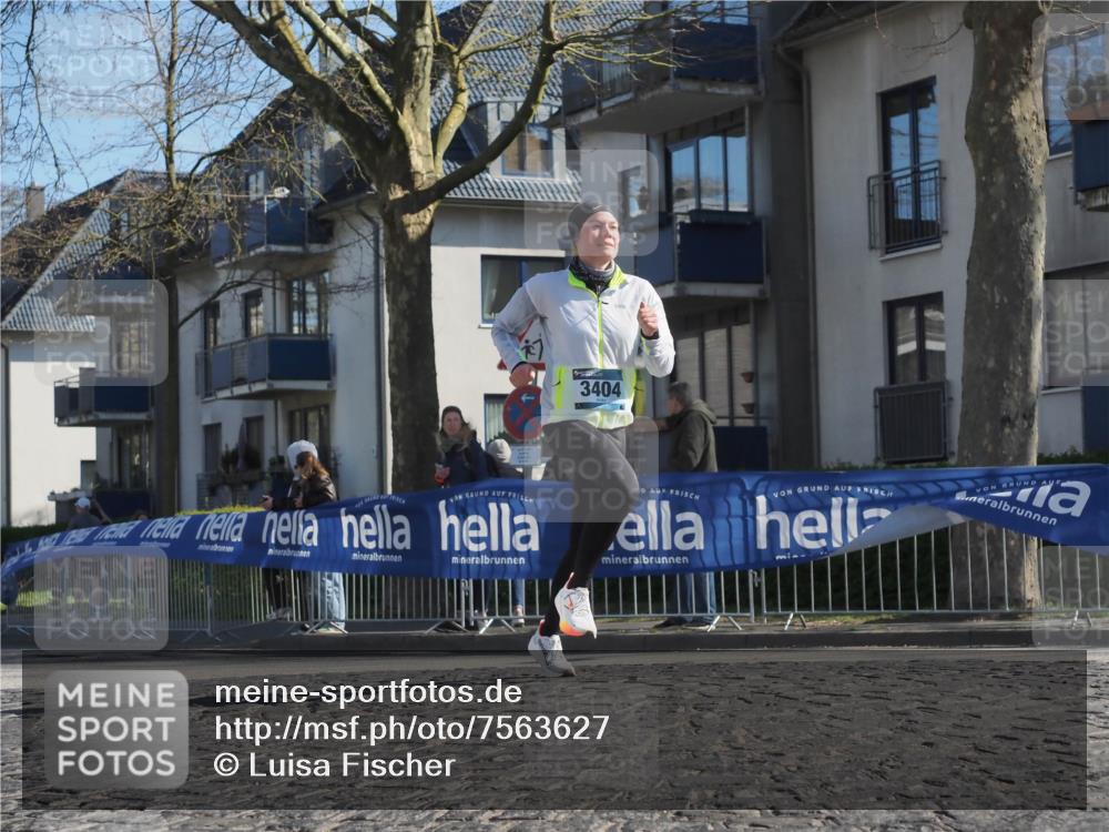 06.04.2025 - 44. Internationalen Wilhelmsburger Insellauf Luisa Fischer http://msf.ph/oto/7563627 06.04.2025 10:34:10 Ziel 3404 meine-sportfotos.de
