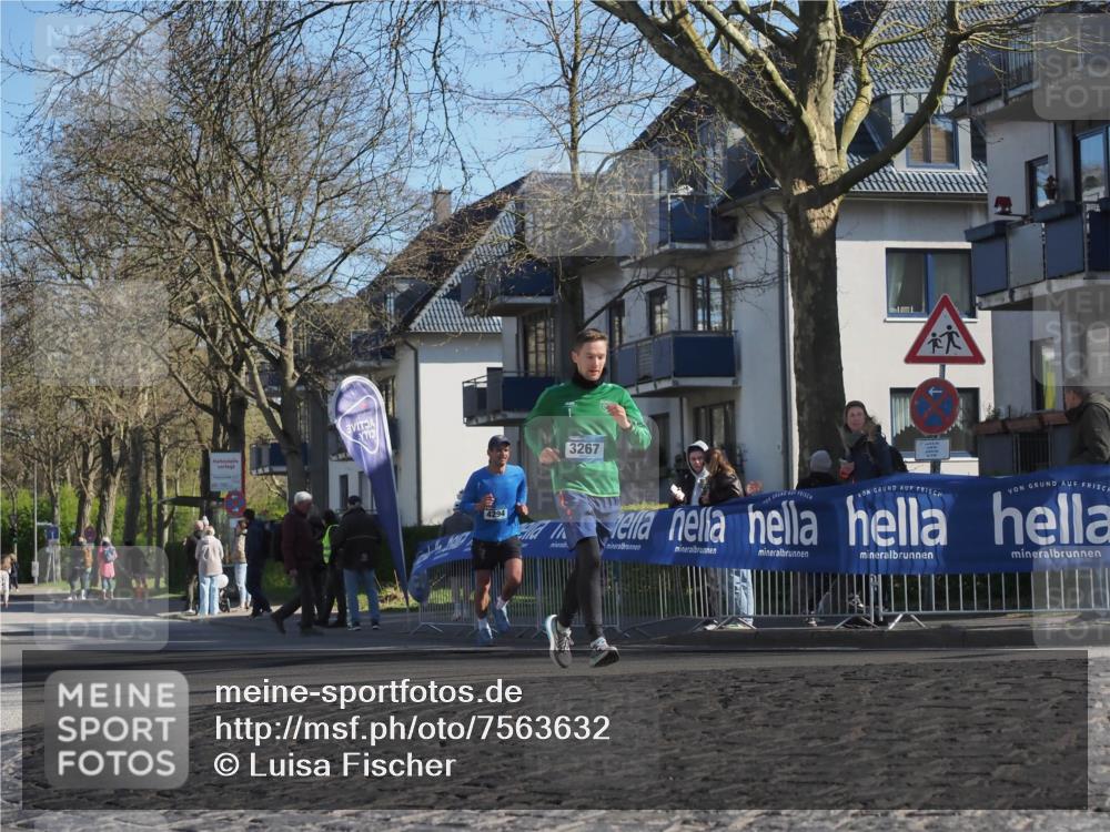06.04.2025 - 44. Internationalen Wilhelmsburger Insellauf Luisa Fischer http://msf.ph/oto/7563632 06.04.2025 10:34:12 Ziel 4294, 3267 meine-sportfotos.de