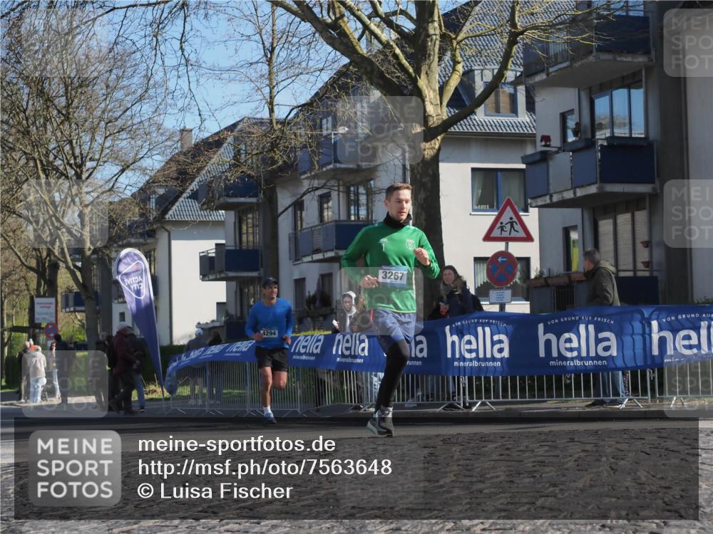 06.04.2025 - 44. Internationalen Wilhelmsburger Insellauf Luisa Fischer http://msf.ph/oto/7563648 06.04.2025 10:34:12 Ziel 3267, 4294 meine-sportfotos.de