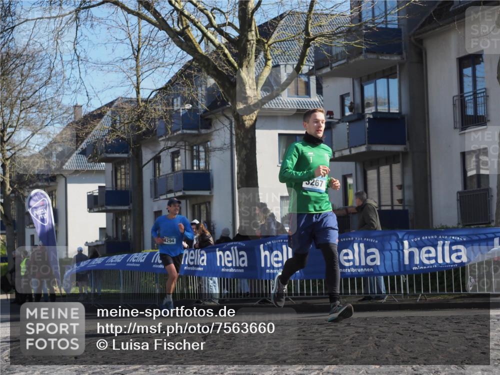 06.04.2025 - 44. Internationalen Wilhelmsburger Insellauf Luisa Fischer http://msf.ph/oto/7563660 06.04.2025 10:34:13 Ziel 267, 4294 meine-sportfotos.de