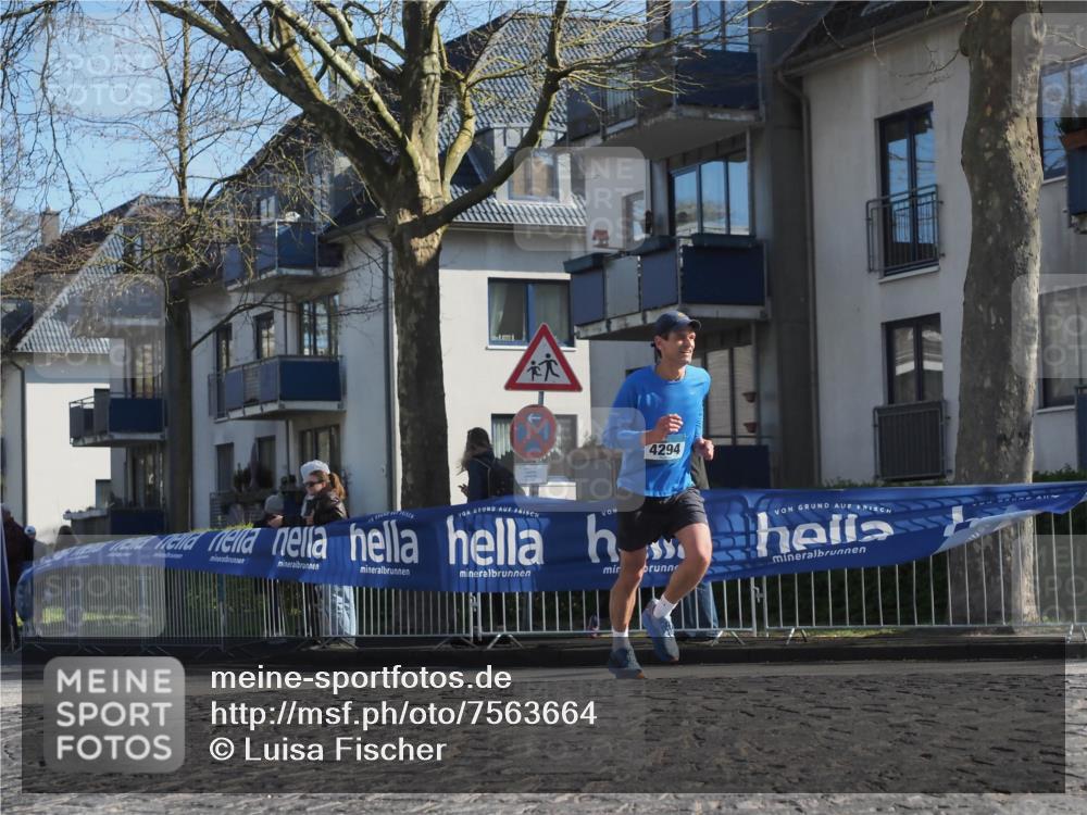 06.04.2025 - 44. Internationalen Wilhelmsburger Insellauf Luisa Fischer http://msf.ph/oto/7563664 06.04.2025 10:34:15 Ziel 4294 meine-sportfotos.de
